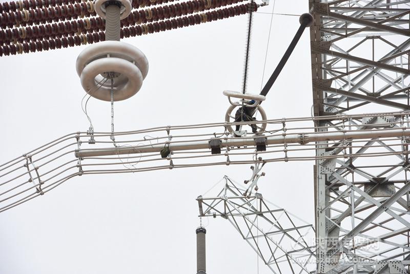 西安西電避雷器產(chǎn)品在特高壓直流輸電工程安裝完成，筑牢電網(wǎng)防雷安全屏障